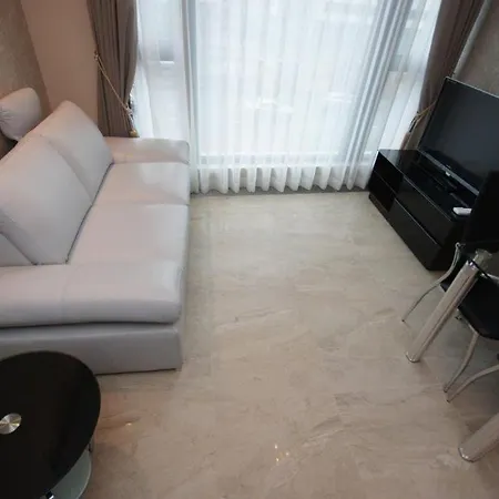 Triston Park وارسو