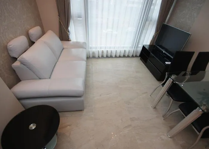 Triston Park وارسو