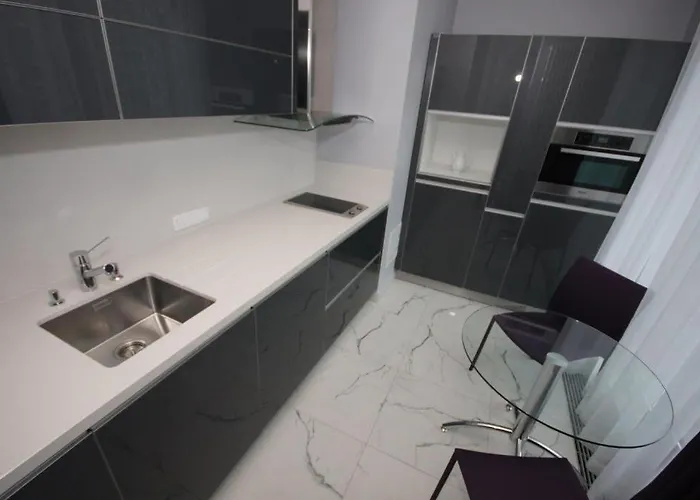 Triston Park * وارسو