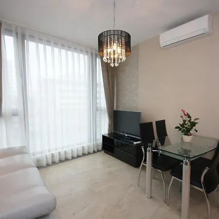 Апартаменты Triston Park *